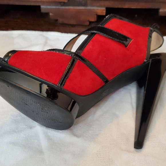 Michael Kors red and black art deco slingbacks - Picture 5 of 8